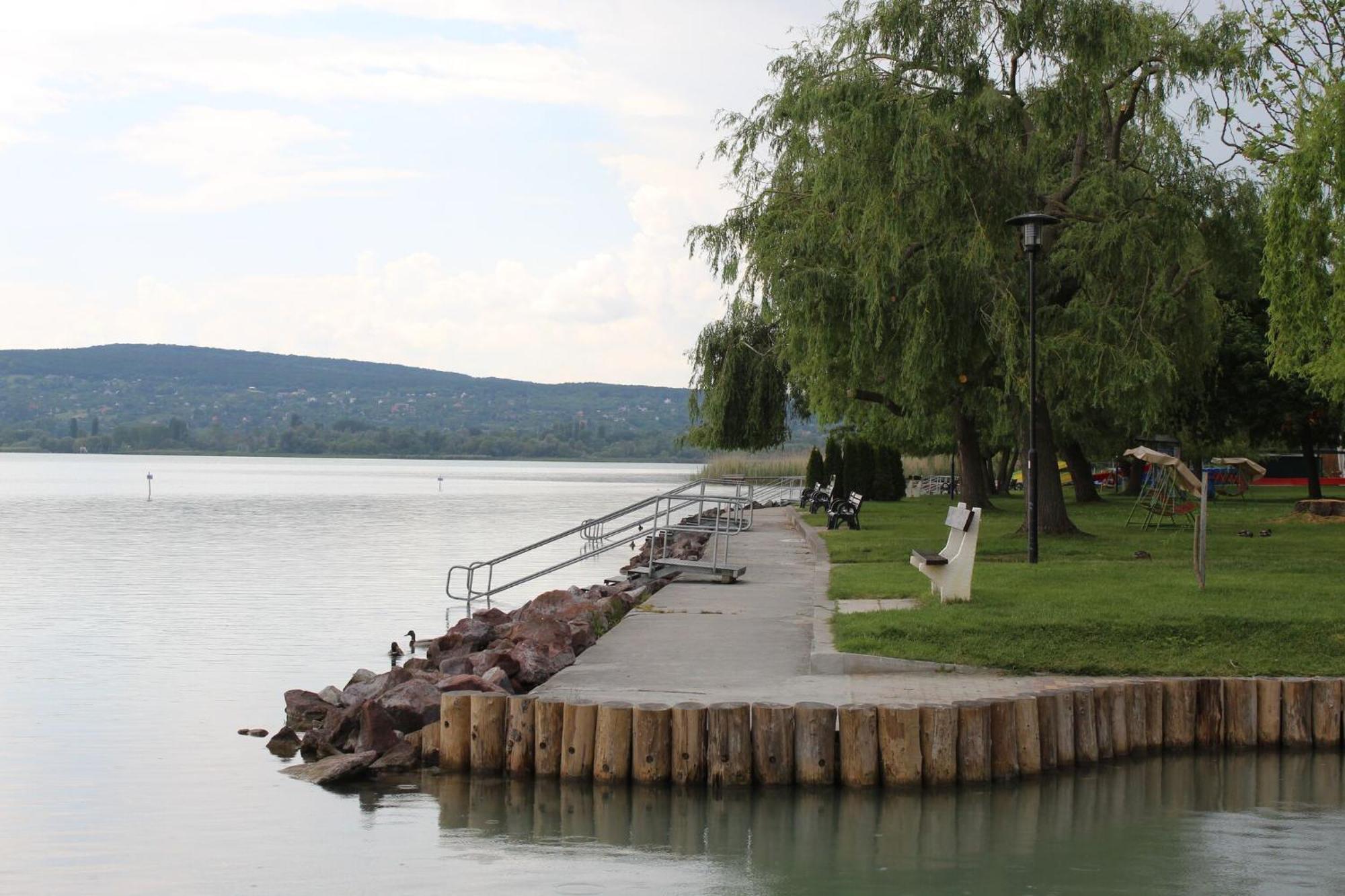 Foeveny Apartmanok Balatonfůzfő المظهر الخارجي الصورة