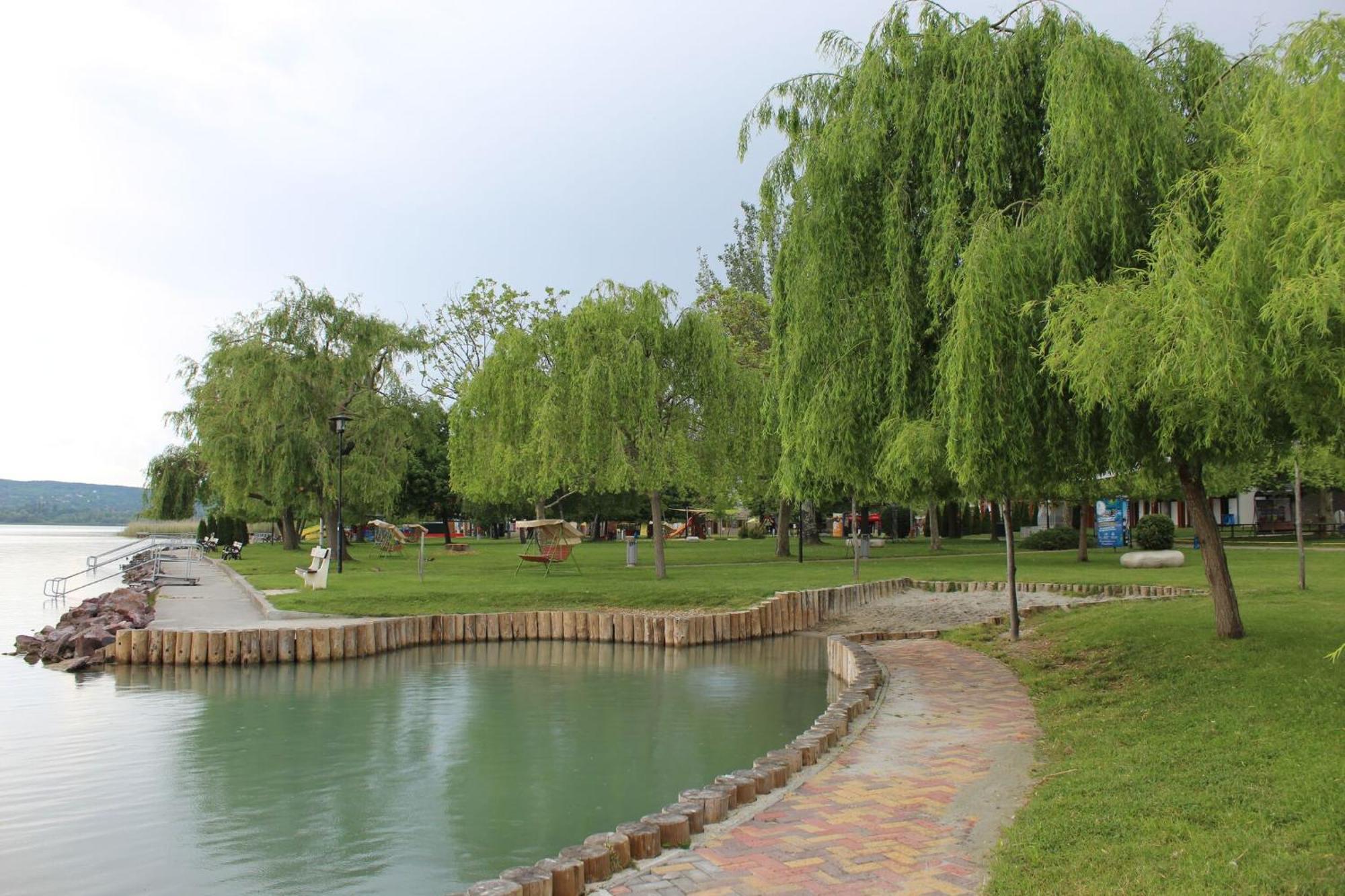 Foeveny Apartmanok Balatonfůzfő المظهر الخارجي الصورة