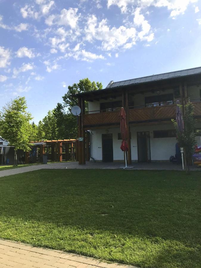 Foeveny Apartmanok Balatonfůzfő المظهر الخارجي الصورة